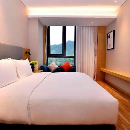 Holiday Inn Express Luanchuan By Ihg Zewnętrze zdjęcie