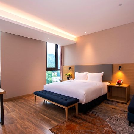 Holiday Inn Express Luanchuan By Ihg Zewnętrze zdjęcie