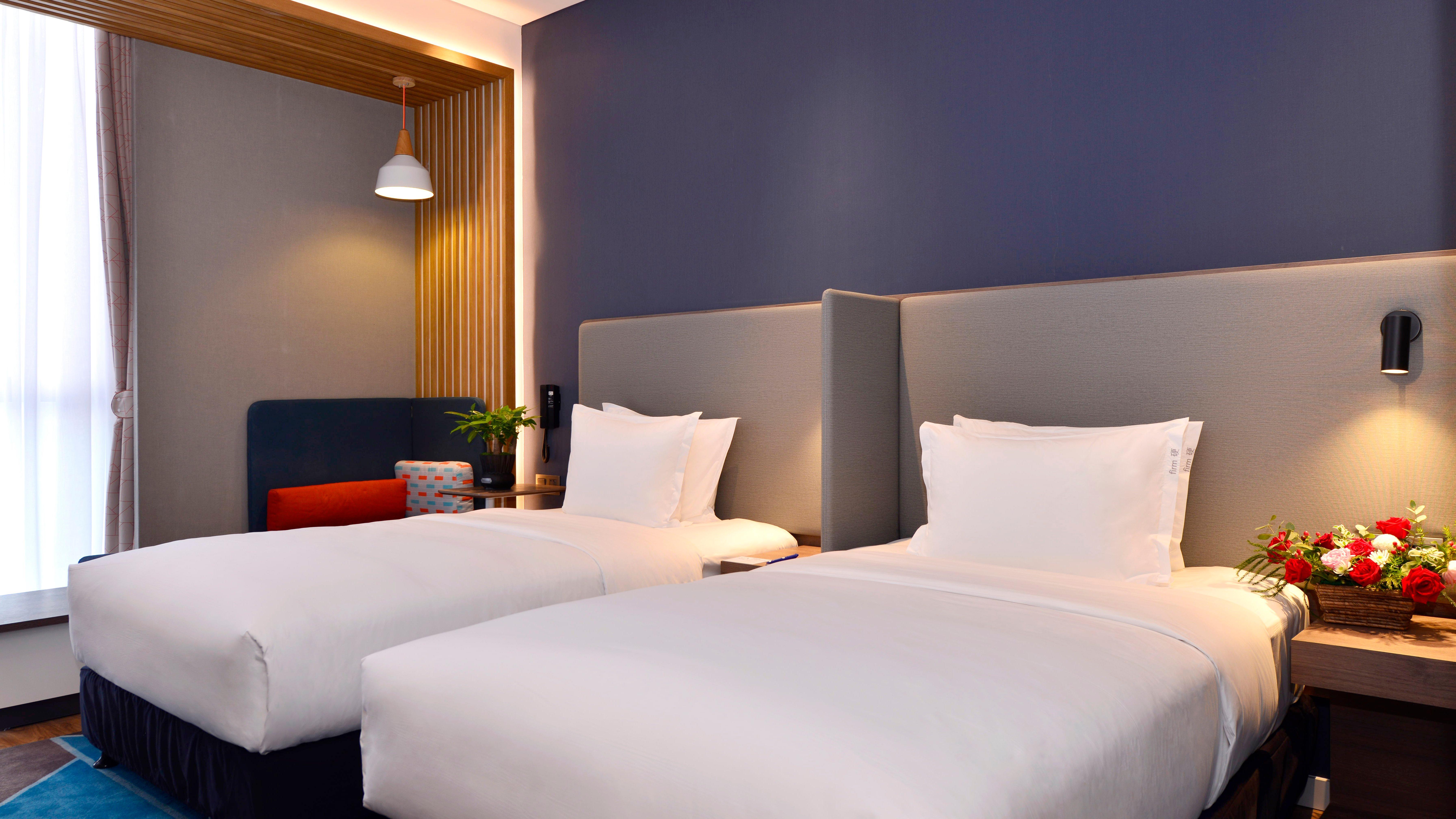 Holiday Inn Express Luanchuan By Ihg Zewnętrze zdjęcie