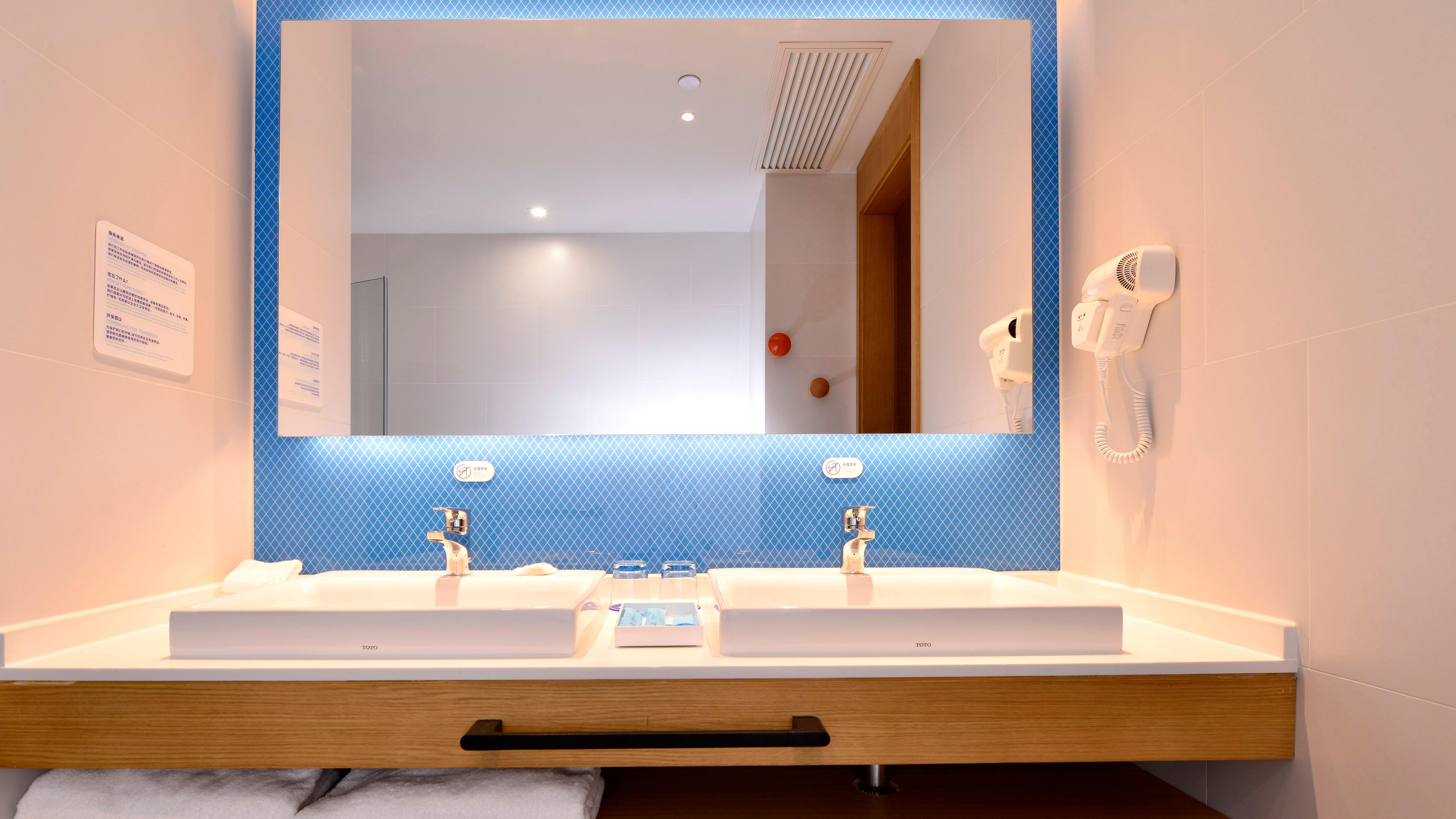 Holiday Inn Express Luanchuan By Ihg Zewnętrze zdjęcie