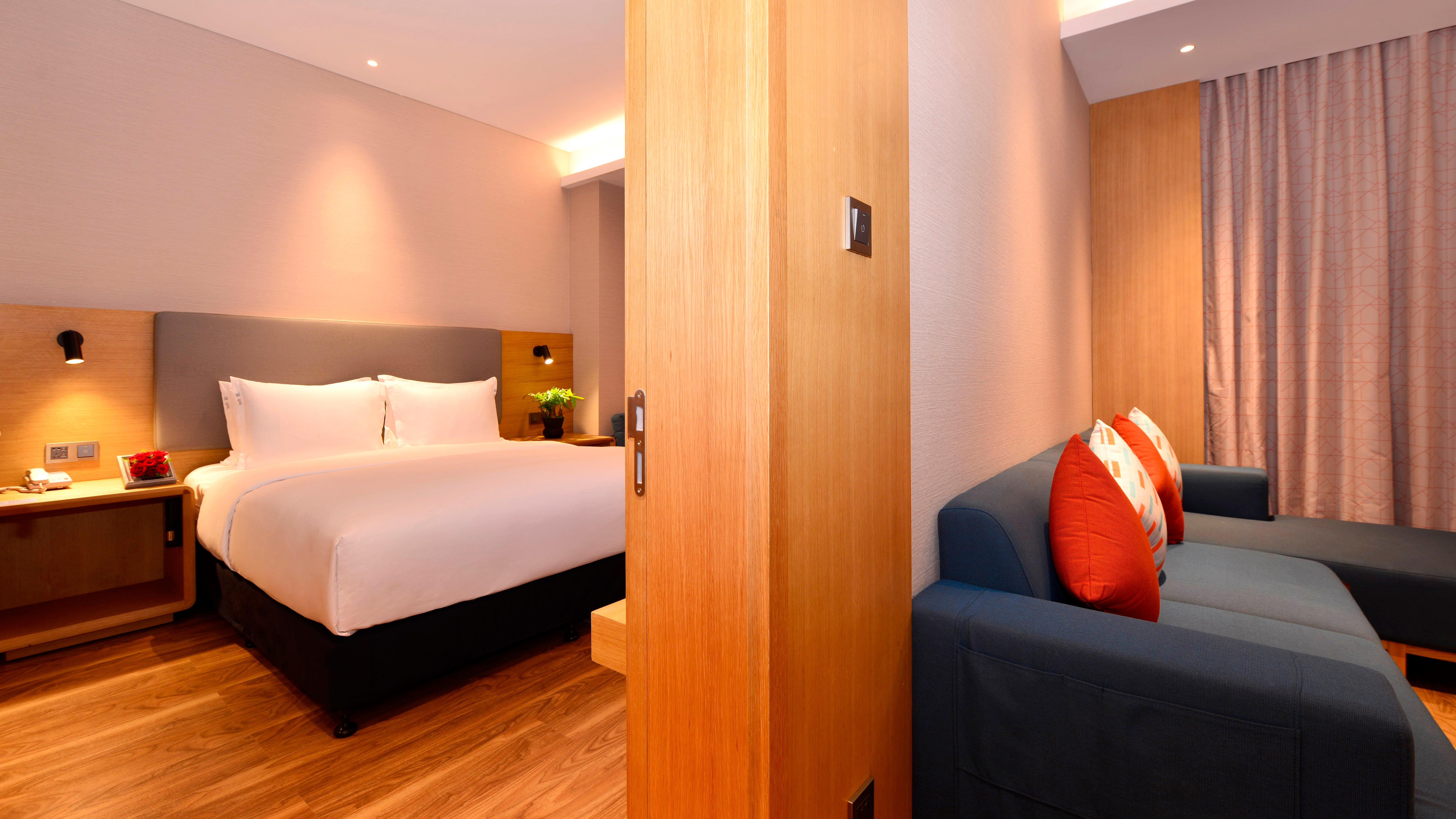 Holiday Inn Express Luanchuan By Ihg Zewnętrze zdjęcie