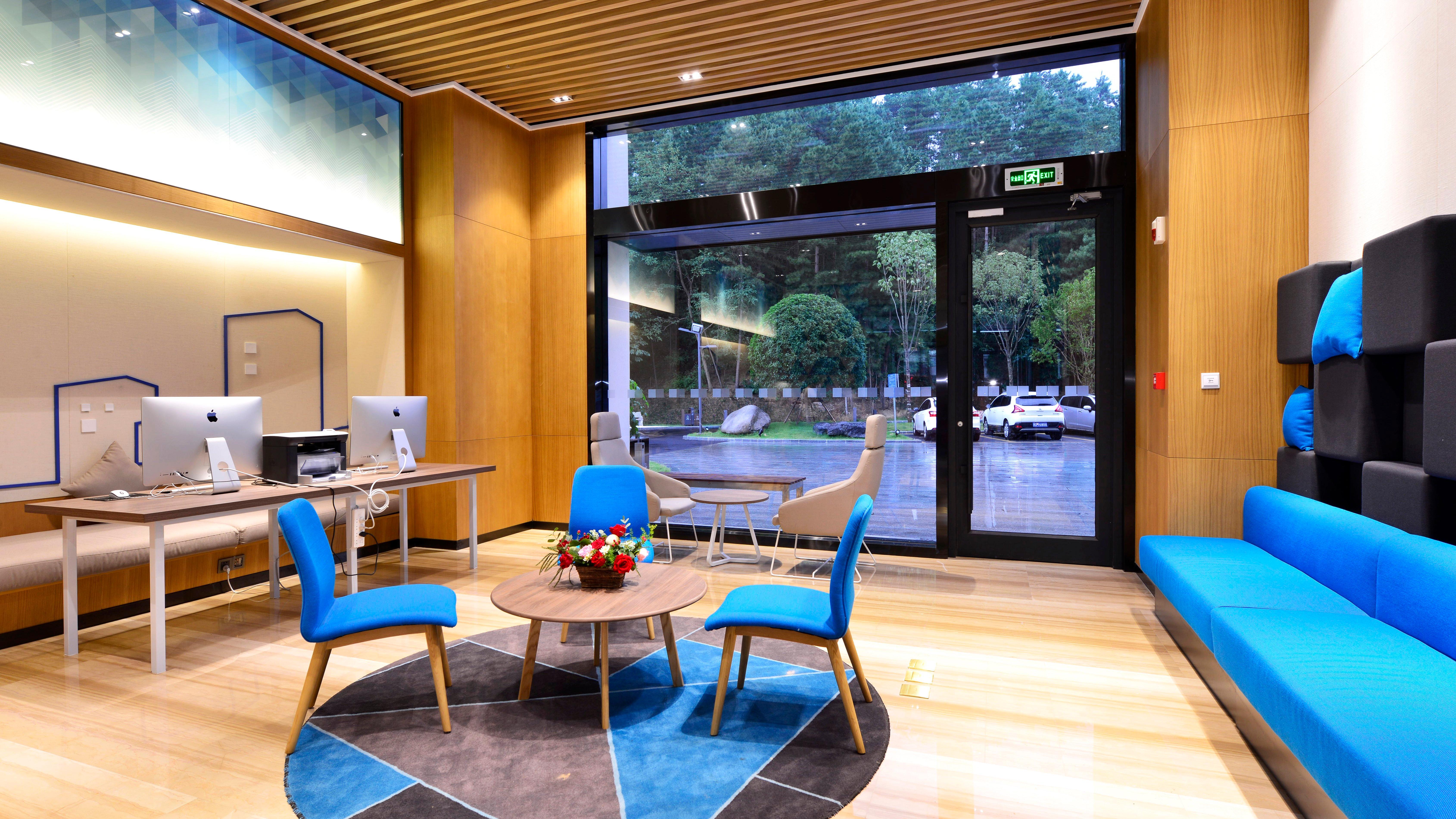 Holiday Inn Express Luanchuan By Ihg Zewnętrze zdjęcie