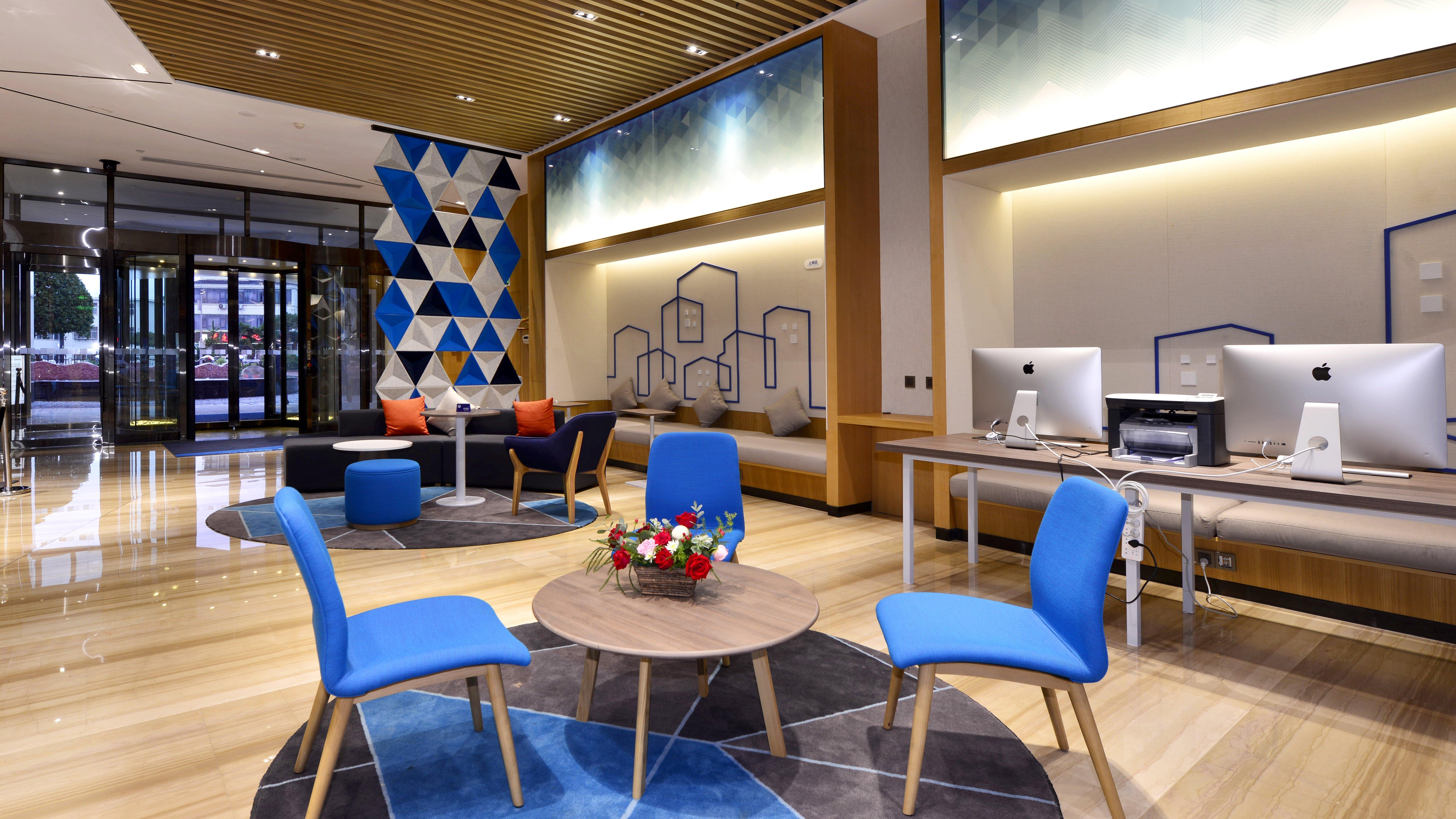 Holiday Inn Express Luanchuan By Ihg Zewnętrze zdjęcie