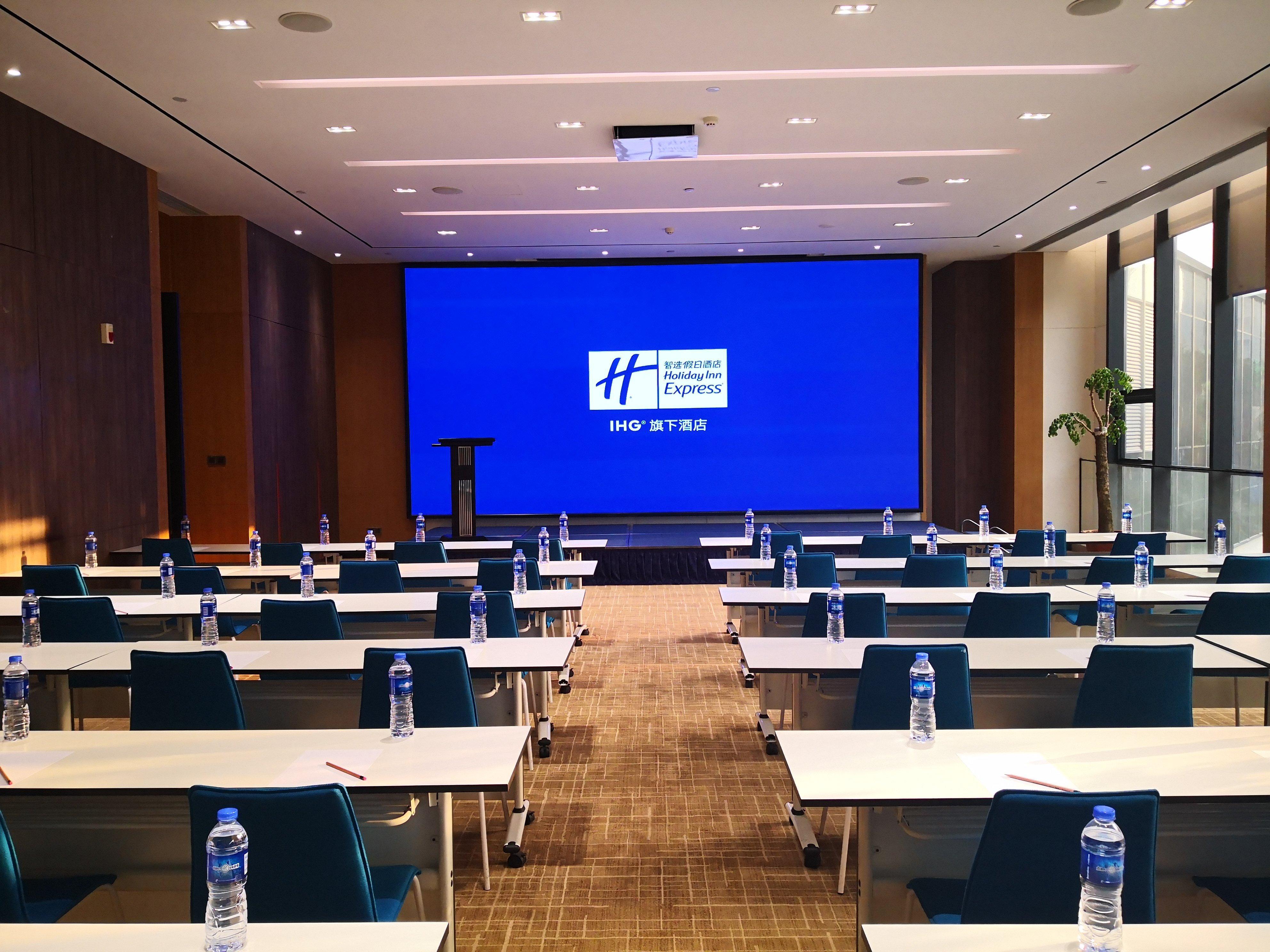 Holiday Inn Express Luanchuan By Ihg Zewnętrze zdjęcie