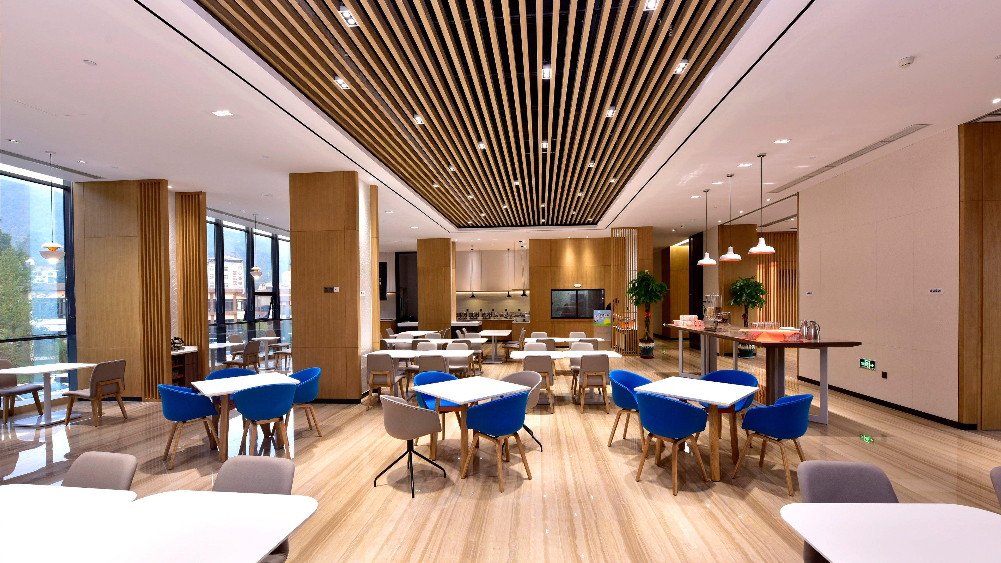 Holiday Inn Express Luanchuan By Ihg Zewnętrze zdjęcie