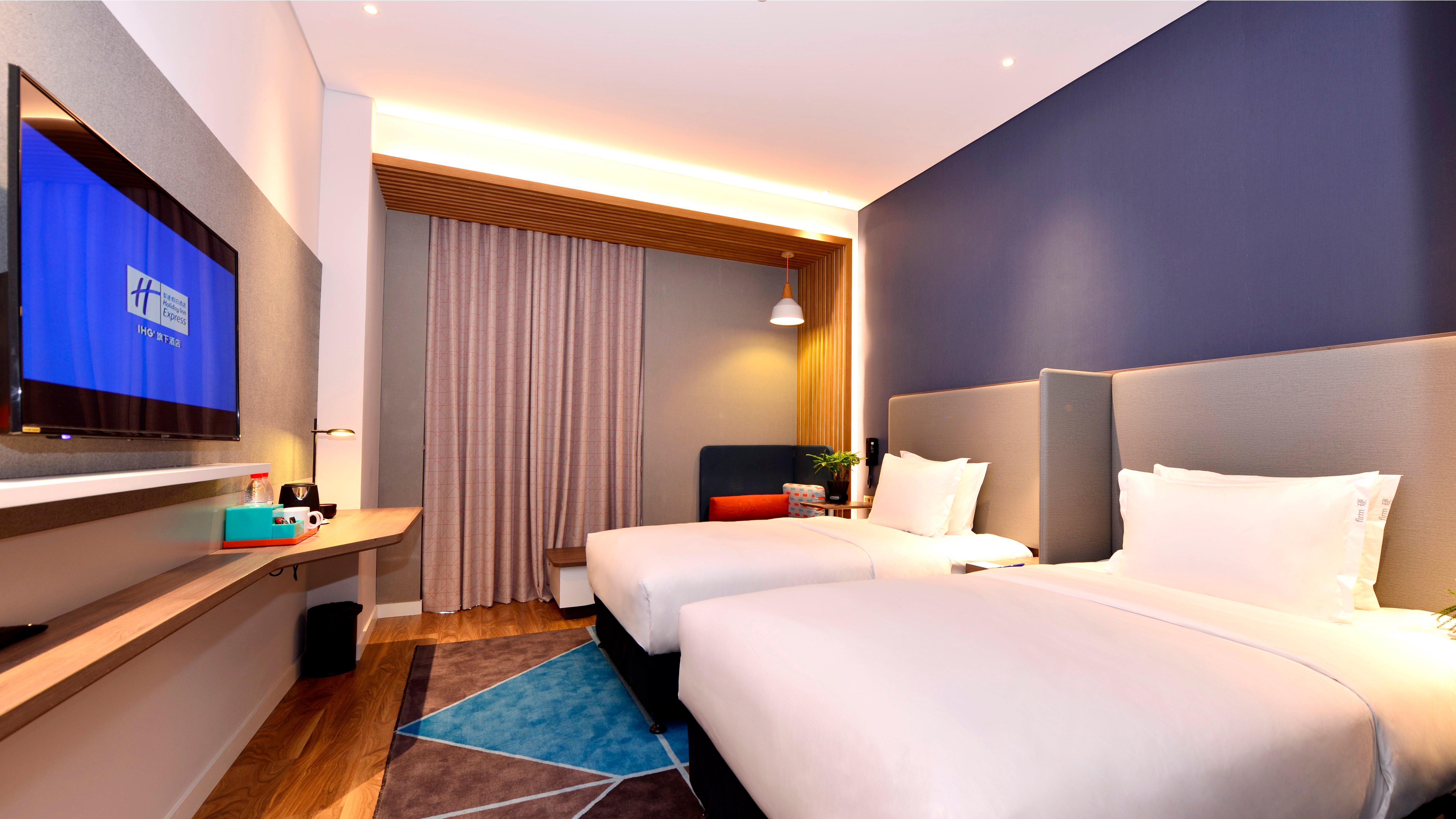 Holiday Inn Express Luanchuan By Ihg Zewnętrze zdjęcie