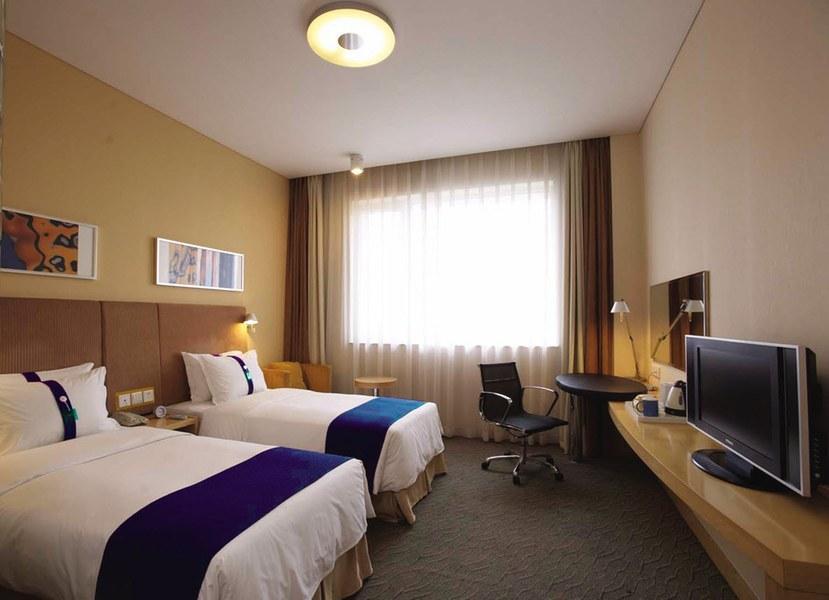 Holiday Inn Express Luanchuan By Ihg Zewnętrze zdjęcie