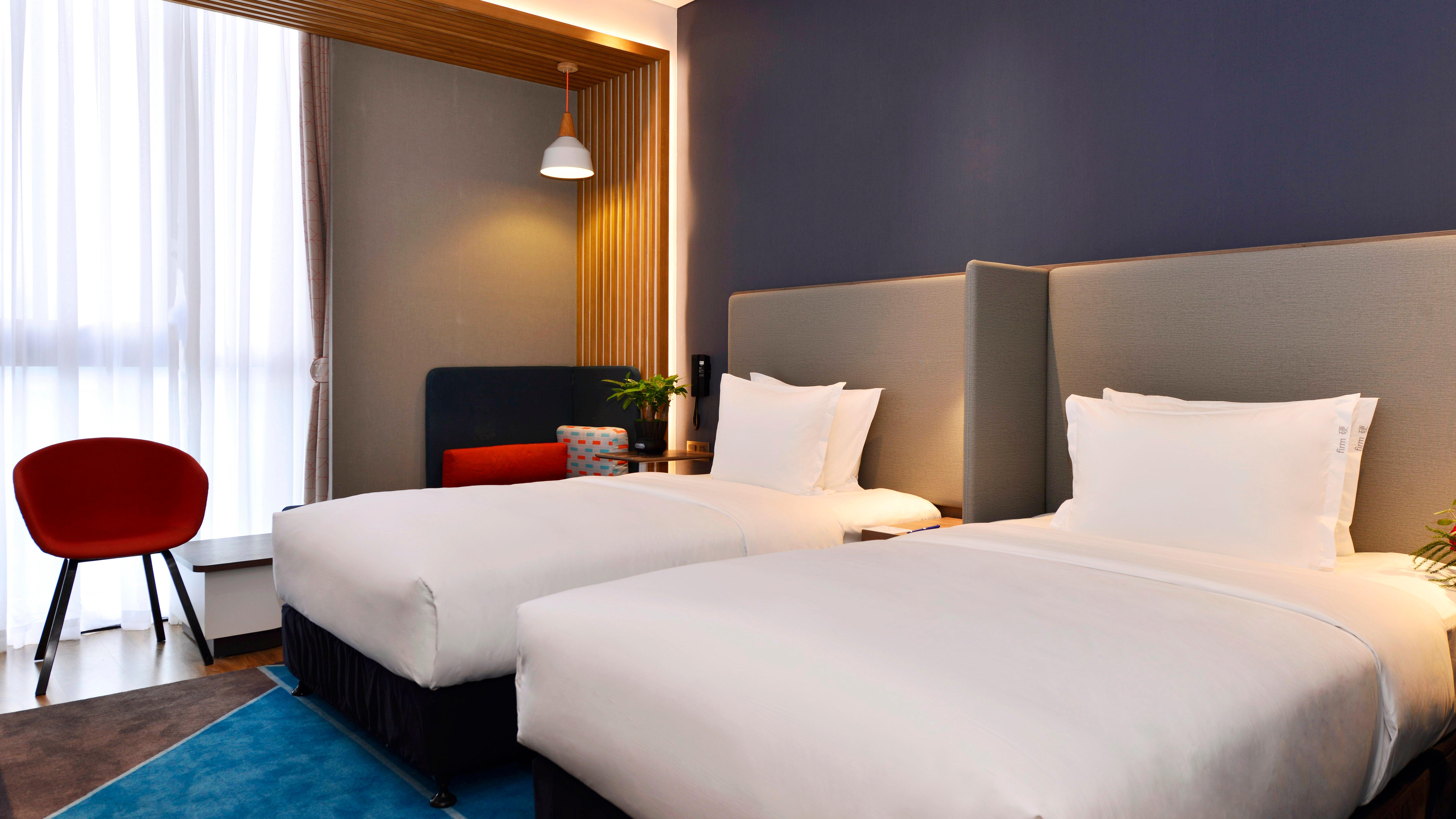 Holiday Inn Express Luanchuan By Ihg Zewnętrze zdjęcie